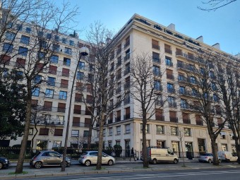 PSS 8 18 avenue Montaigne Paris France